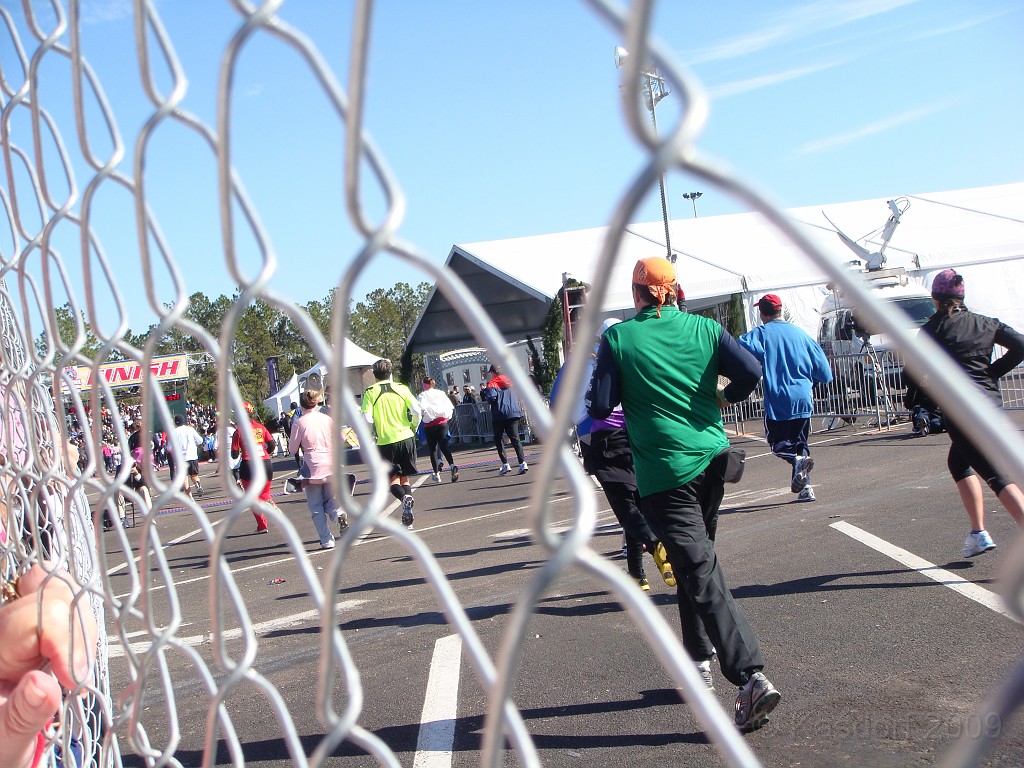 Disney 2010 D2 0405.jpg -                                